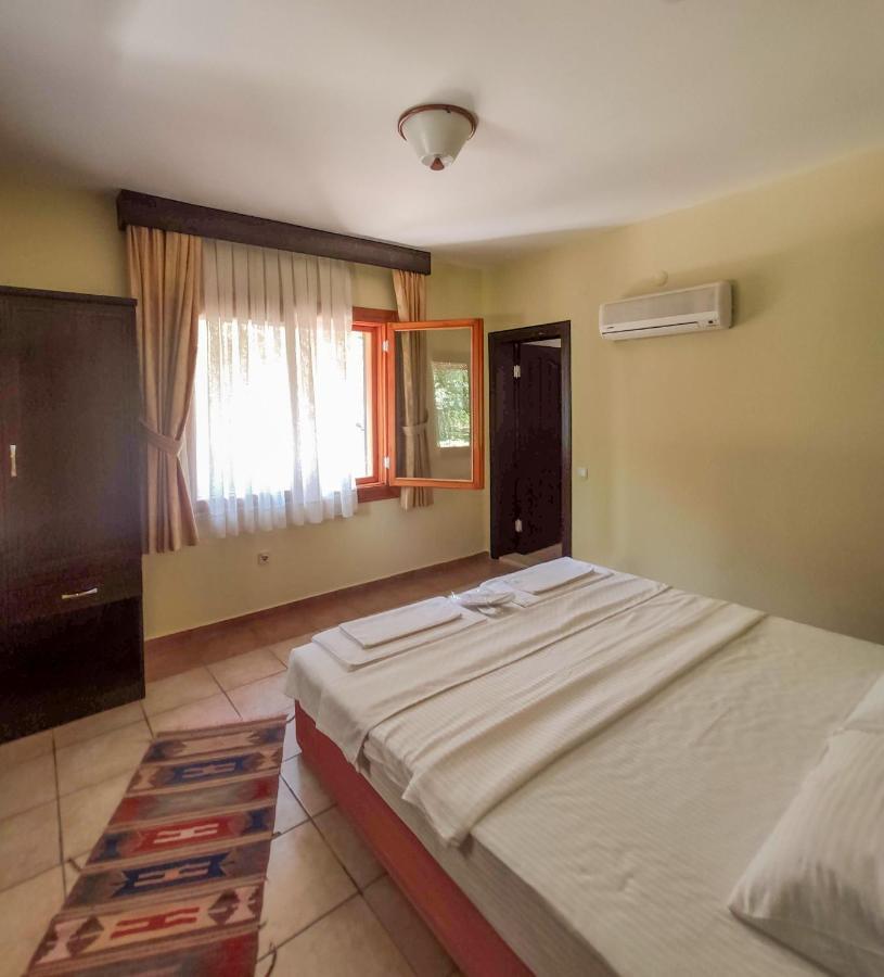 Pinea Pansiyon Kemer Luaran gambar